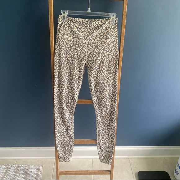 Luna Legging - Classic Leopard grey/beige- size small - Picture 2 of 6